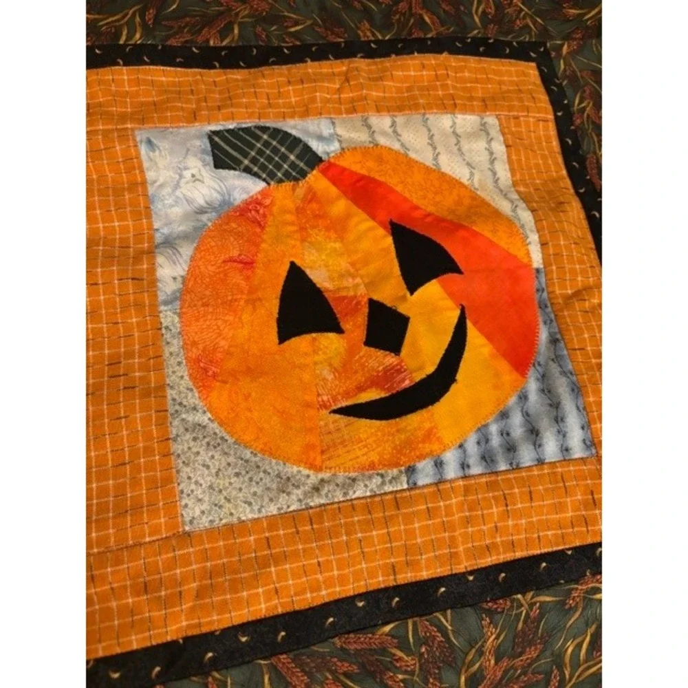 Handmade Quilted Halloween Table Runner Jack-O-Lantern Pumpkin Autumn 35.5x17.5
